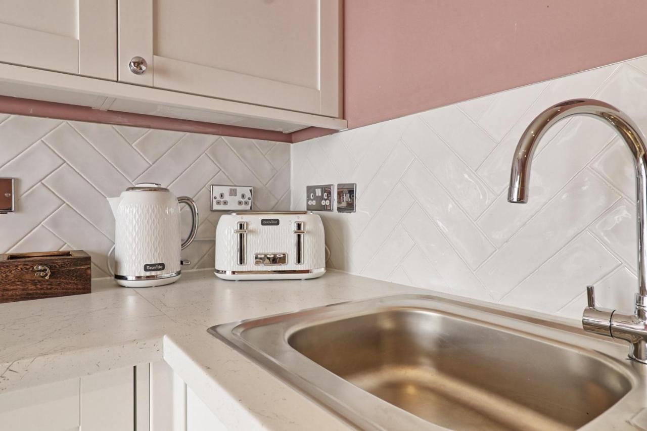 Urban Stylish Apartment - Southend Stays Exteriér fotografie